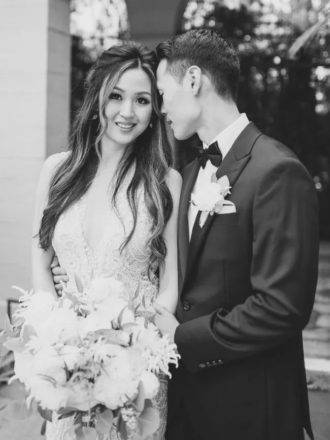Chic Mermaid Deep V neck Sleeveless Rustic Lace Wedding Dress Hoho Bridal Gowns MLS006