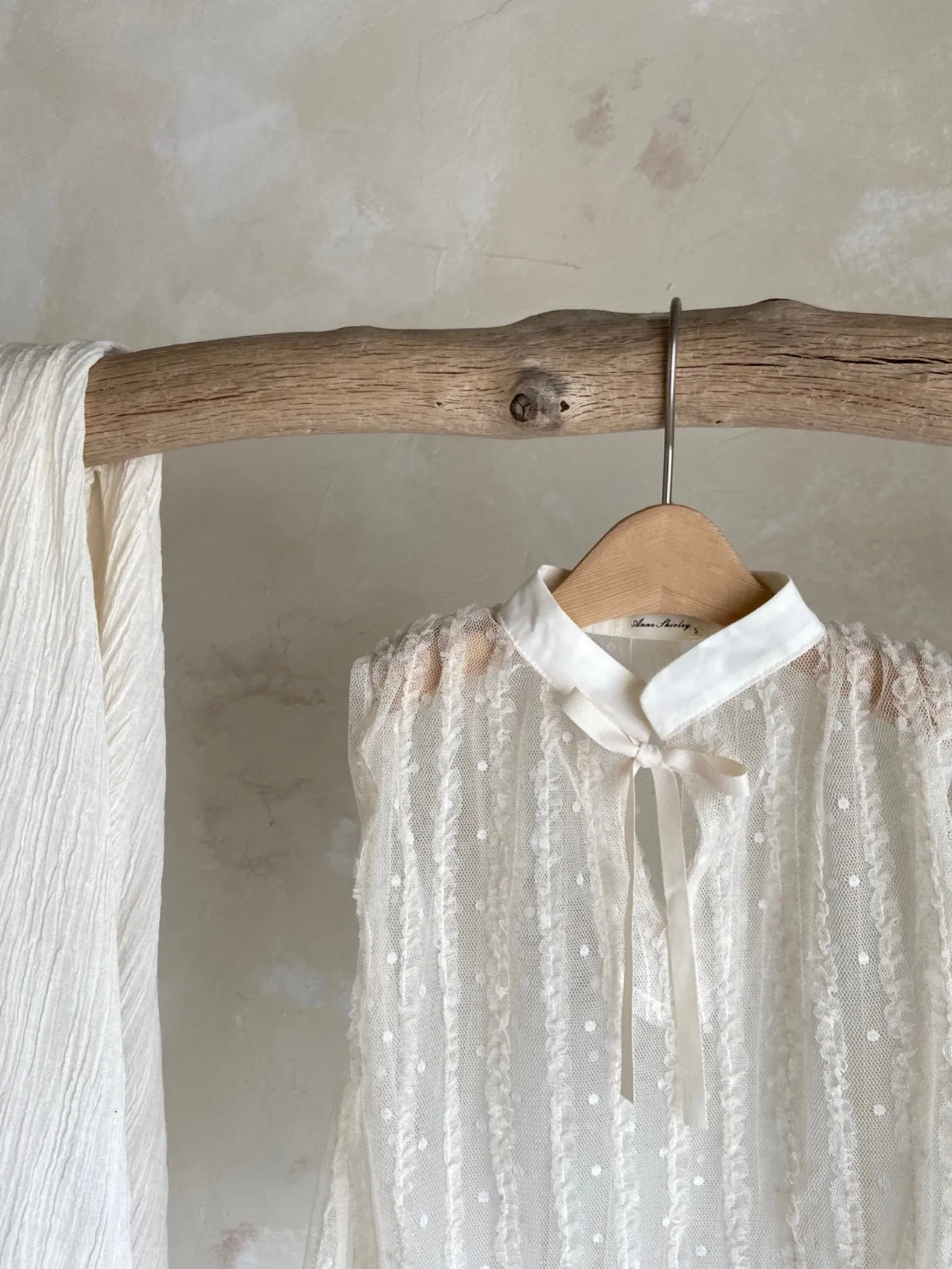 Molly Lace Vest _2 Types