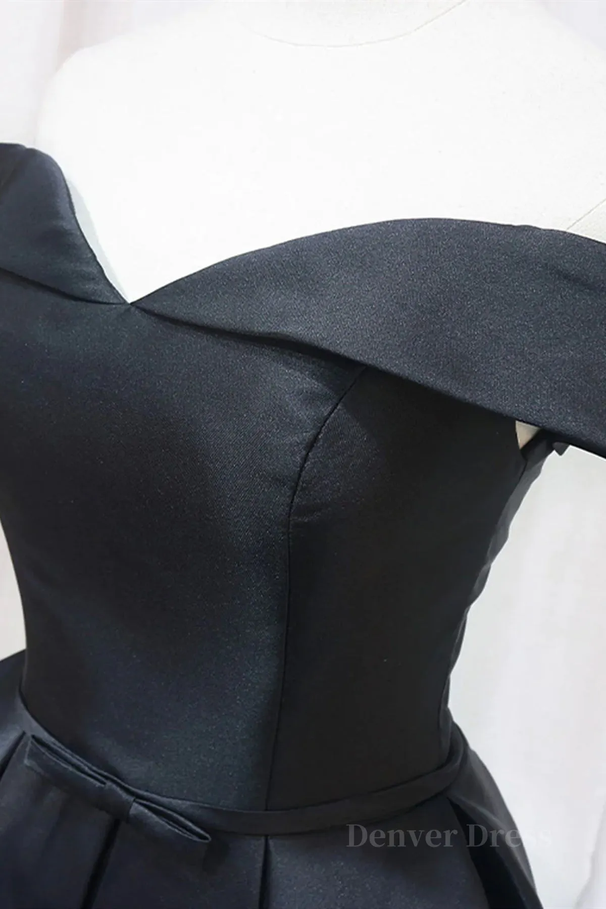 Off the Shoulder Short Black Prom Dresses Off Shoulder Short Black Formal Graduation Dresses
